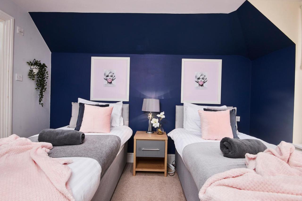 Striking Monroe Suite! Bath Bagian luar foto