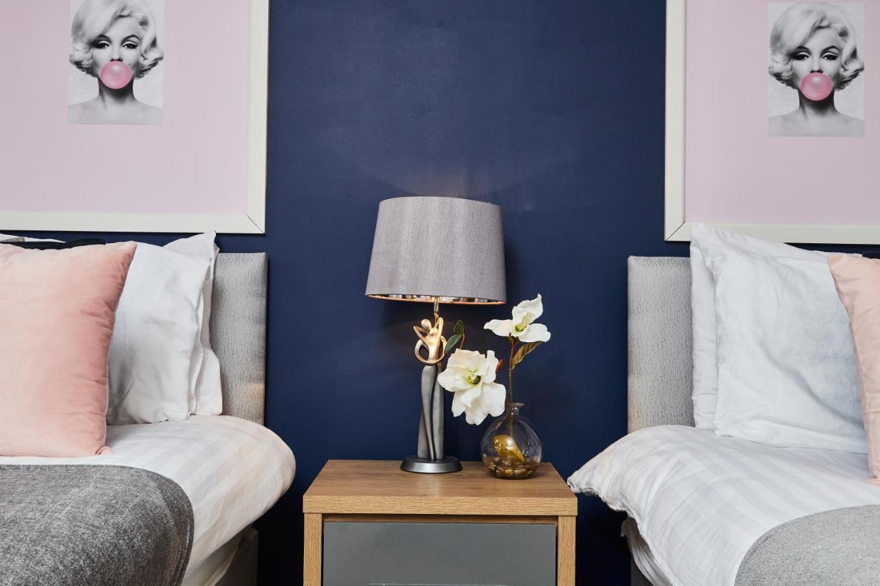 Striking Monroe Suite! Bath Bagian luar foto